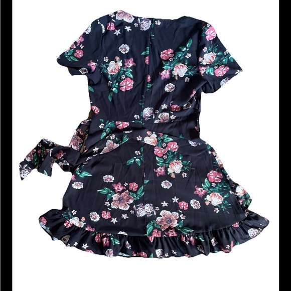 Locryz Blouse Top Wrap Women’s Small Black Floral Ruffle Tie Waist Baby Doll EUC - Picture 3 of 8